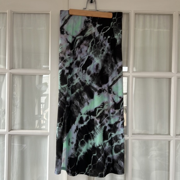 Tie dye midi skirt. Asos size 6 - Picture 3 of 3
